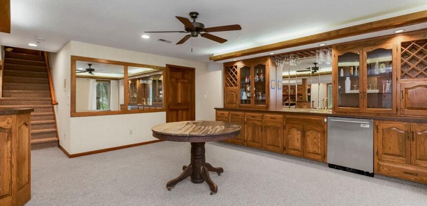 7317 N Nevada Avenue, Parkville, MO 64152