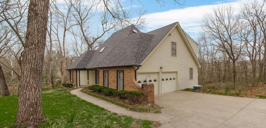 7317 N Nevada Avenue, Parkville, MO 64152