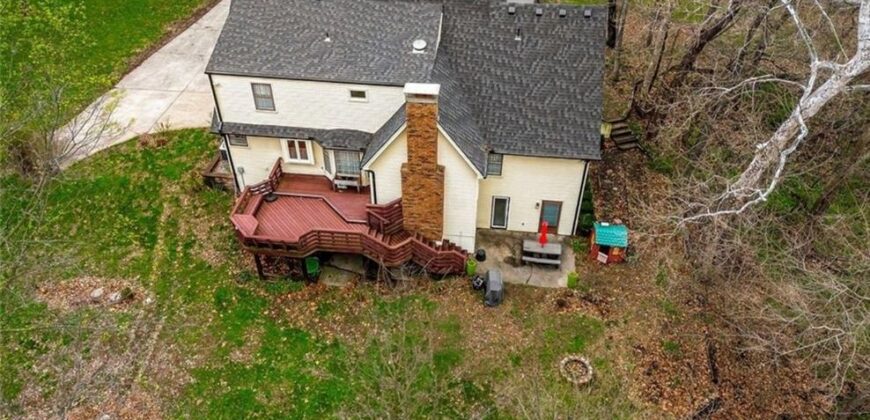 7317 N Nevada Avenue, Parkville, MO 64152