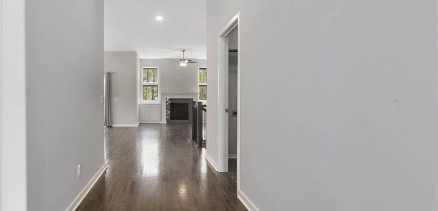 717 Riverwood Drive, Liberty, MO 64068