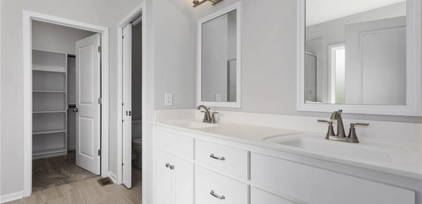 717 Riverwood Drive, Liberty, MO 64068