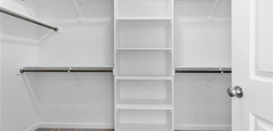 717 Riverwood Drive, Liberty, MO 64068