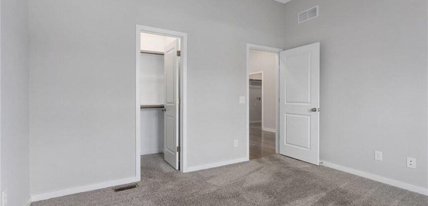 717 Riverwood Drive, Liberty, MO 64068