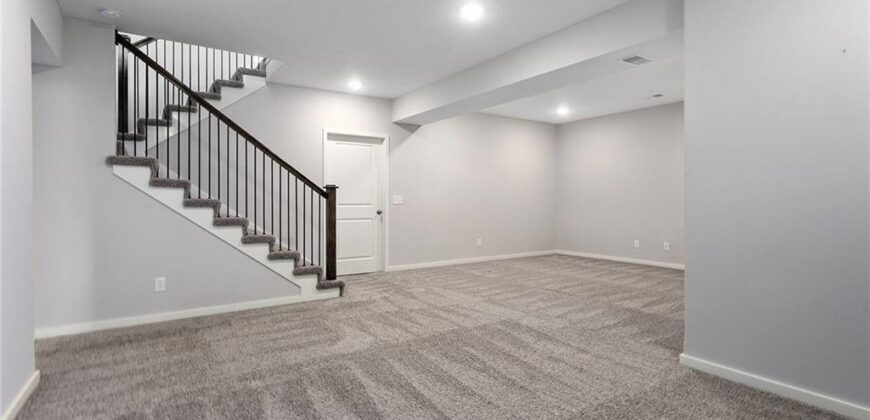 717 Riverwood Drive, Liberty, MO 64068