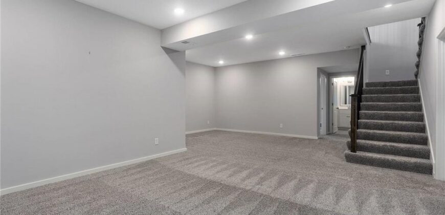 717 Riverwood Drive, Liberty, MO 64068