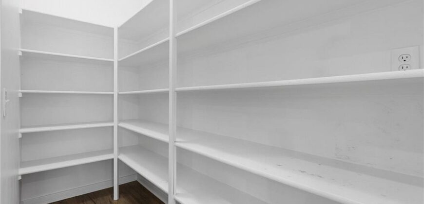 717 Riverwood Drive, Liberty, MO 64068