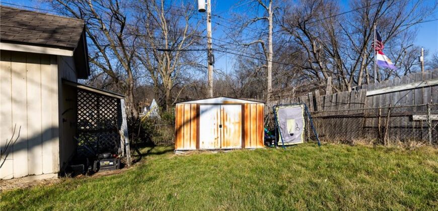 5304 N Michigan Avenue, Kansas City, MO 64118