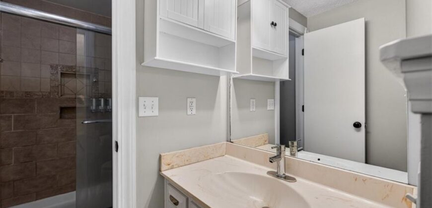 600 NE 114th Street, Kansas City, MO 64155