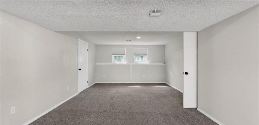 600 NE 114th Street, Kansas City, MO 64155