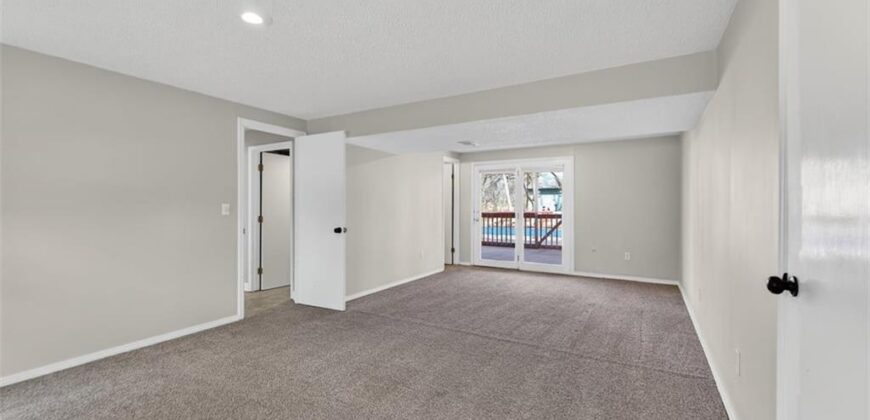 600 NE 114th Street, Kansas City, MO 64155