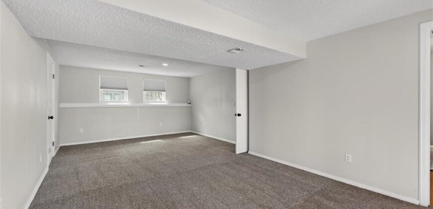 600 NE 114th Street, Kansas City, MO 64155