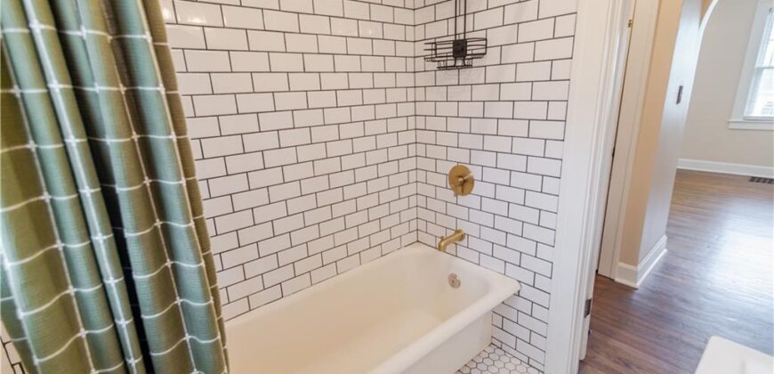 705 4th Street, Platte City, MO 64079