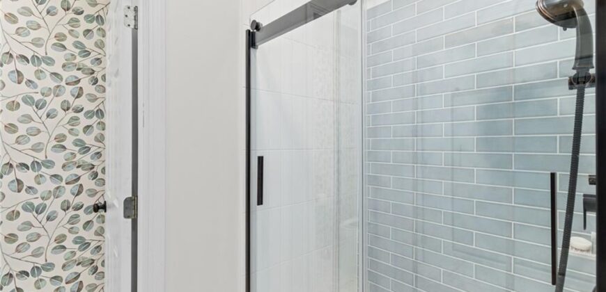 10806 NW 75th Terrace, Weatherby Lake, MO 64152