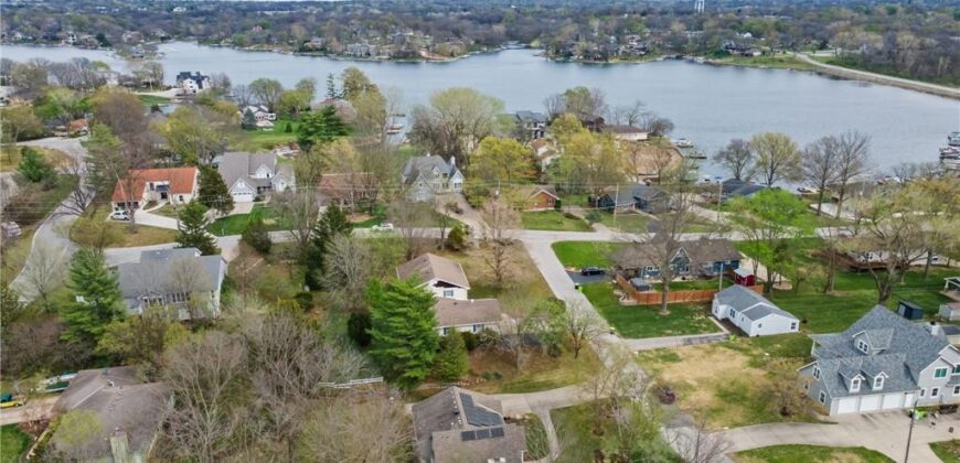 10806 NW 75th Terrace, Weatherby Lake, MO 64152