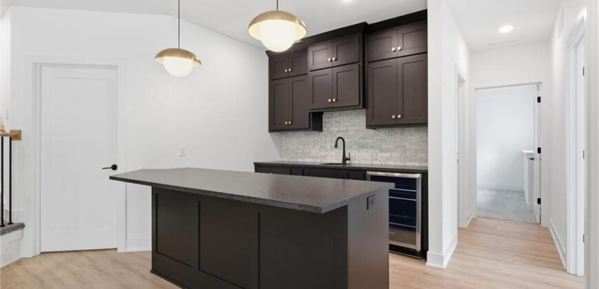 13446 Terrace Park Drive, Parkville, MO 64152