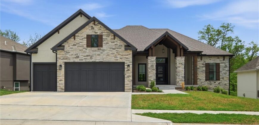 13446 Terrace Park Drive, Parkville, MO 64152
