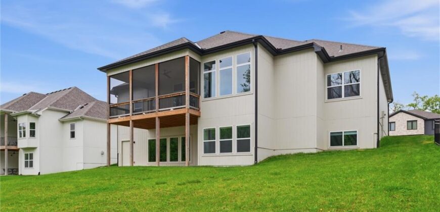 13446 Terrace Park Drive, Parkville, MO 64152
