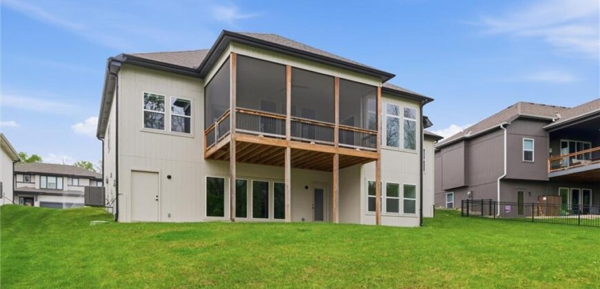 13446 Terrace Park Drive, Parkville, MO 64152