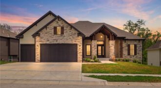 13446 Terrace Park Drive, Parkville, MO 64152
