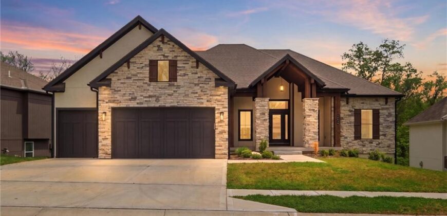 13446 Terrace Park Drive, Parkville, MO 64152