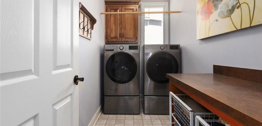 6180 N Nevada Avenue, Parkville, MO 64152