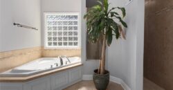 6180 N Nevada Avenue, Parkville, MO 64152