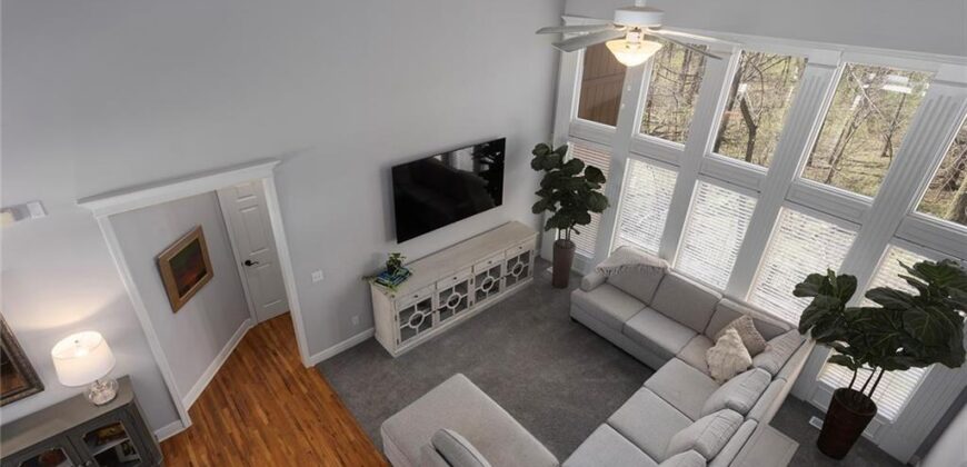 6180 N Nevada Avenue, Parkville, MO 64152