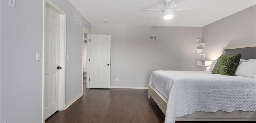 6180 N Nevada Avenue, Parkville, MO 64152