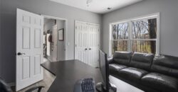 6180 N Nevada Avenue, Parkville, MO 64152