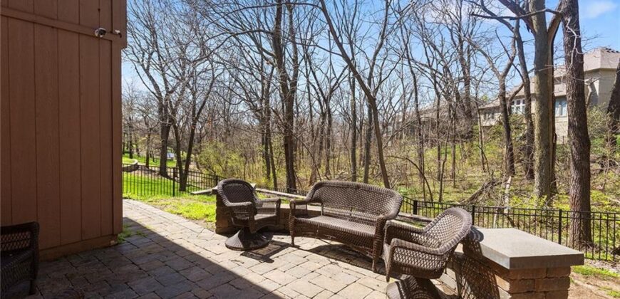 6180 N Nevada Avenue, Parkville, MO 64152