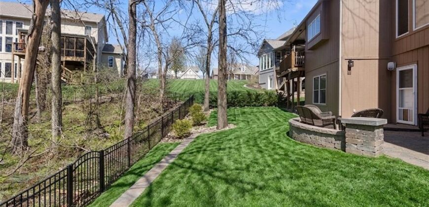 6180 N Nevada Avenue, Parkville, MO 64152