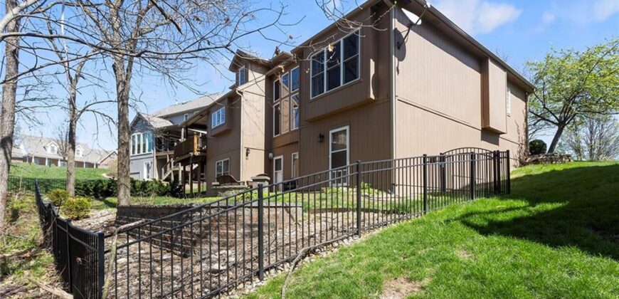 6180 N Nevada Avenue, Parkville, MO 64152