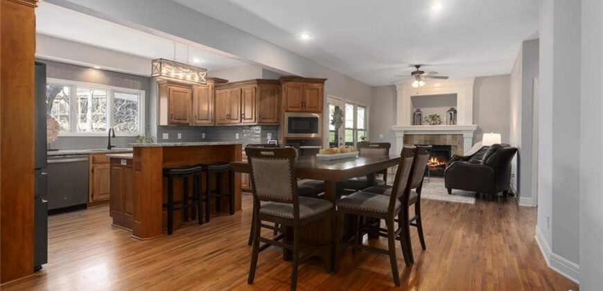 6180 N Nevada Avenue, Parkville, MO 64152