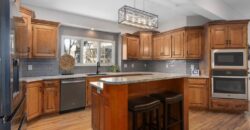 6180 N Nevada Avenue, Parkville, MO 64152