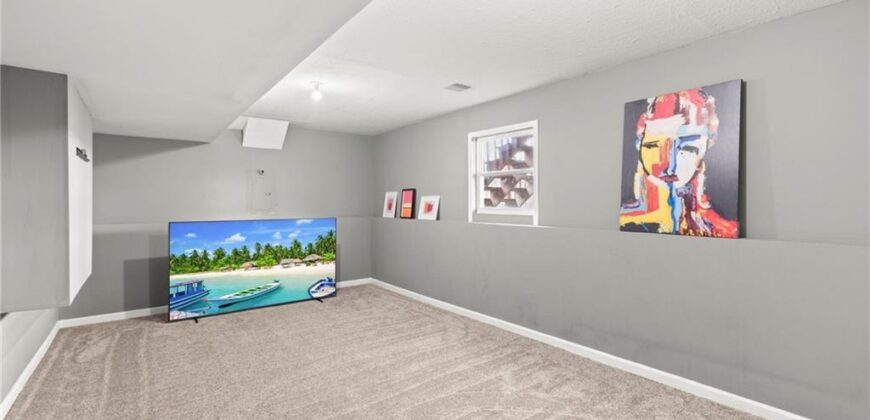 8316 NE 105th Street, Kansas City, MO 64157