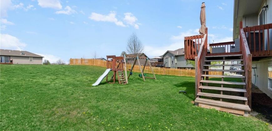 8316 NE 105th Street, Kansas City, MO 64157