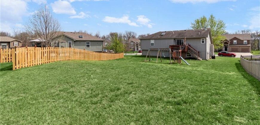 8316 NE 105th Street, Kansas City, MO 64157