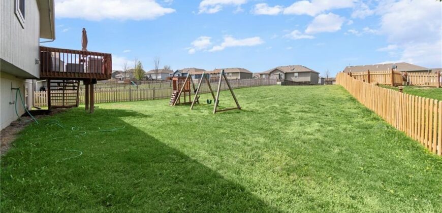 8316 NE 105th Street, Kansas City, MO 64157