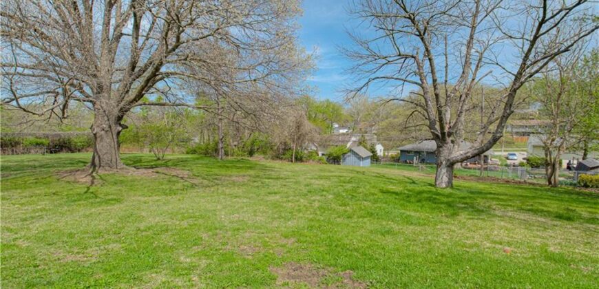 5247 N Norton Avenue, Kansas City, MO 64119