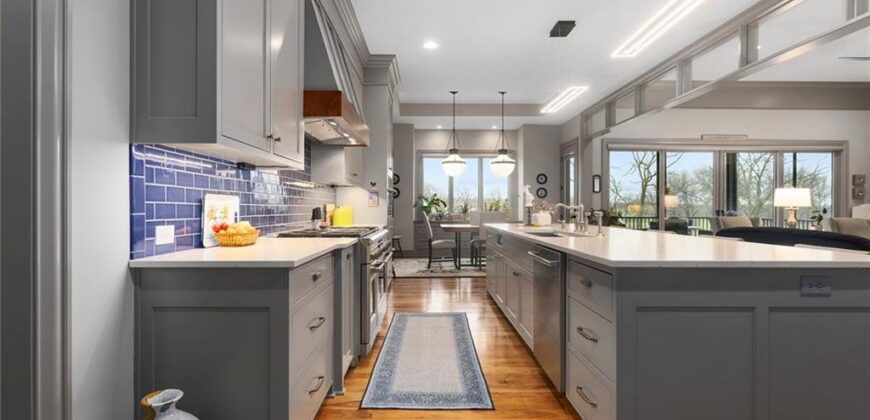 10439 N St Clair Avenue, Kansas City, MO 64154