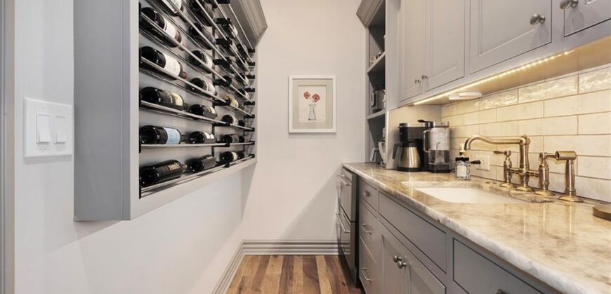 10439 N St Clair Avenue, Kansas City, MO 64154