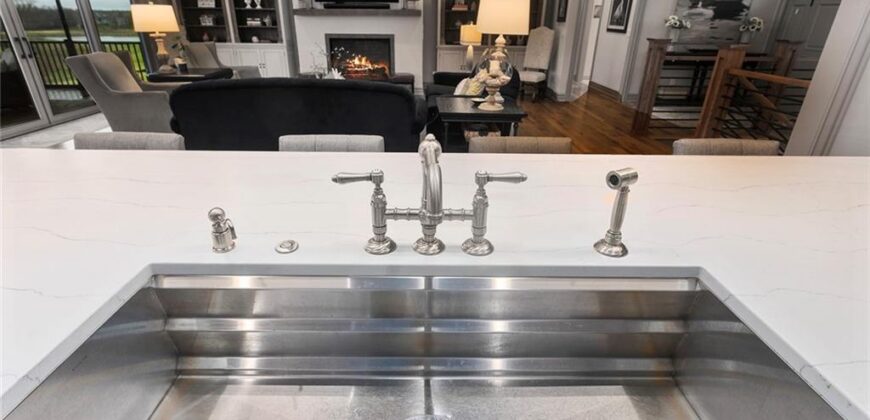 10439 N St Clair Avenue, Kansas City, MO 64154