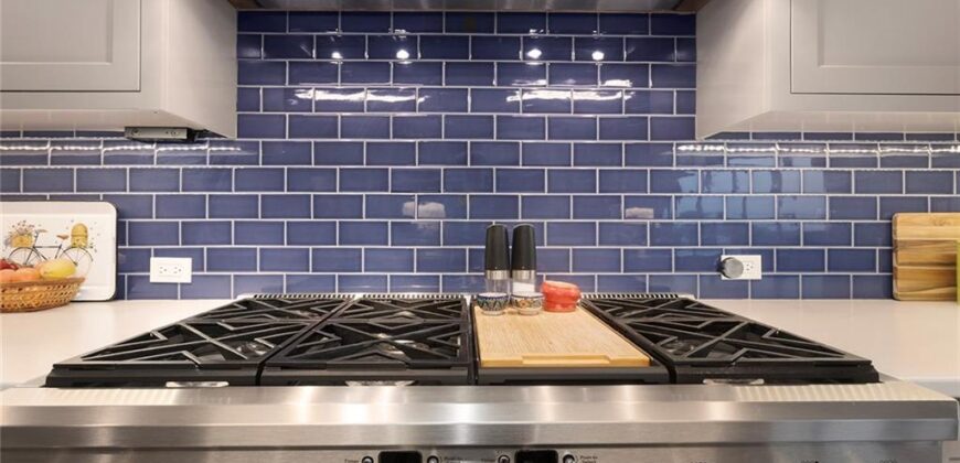 10439 N St Clair Avenue, Kansas City, MO 64154