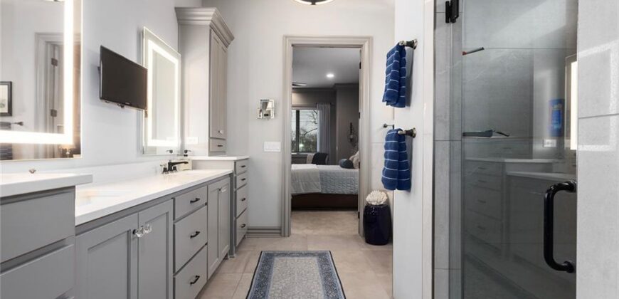 10439 N St Clair Avenue, Kansas City, MO 64154