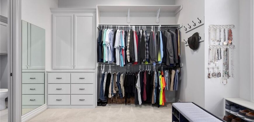 10439 N St Clair Avenue, Kansas City, MO 64154