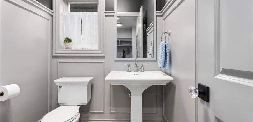 10439 N St Clair Avenue, Kansas City, MO 64154