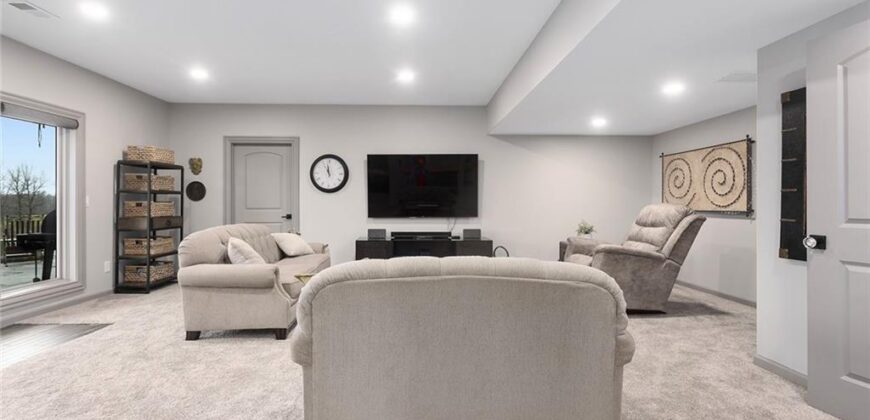 10439 N St Clair Avenue, Kansas City, MO 64154