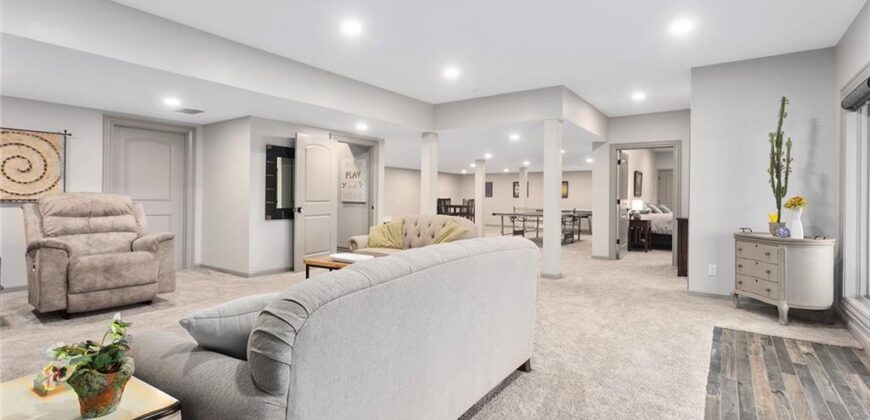 10439 N St Clair Avenue, Kansas City, MO 64154