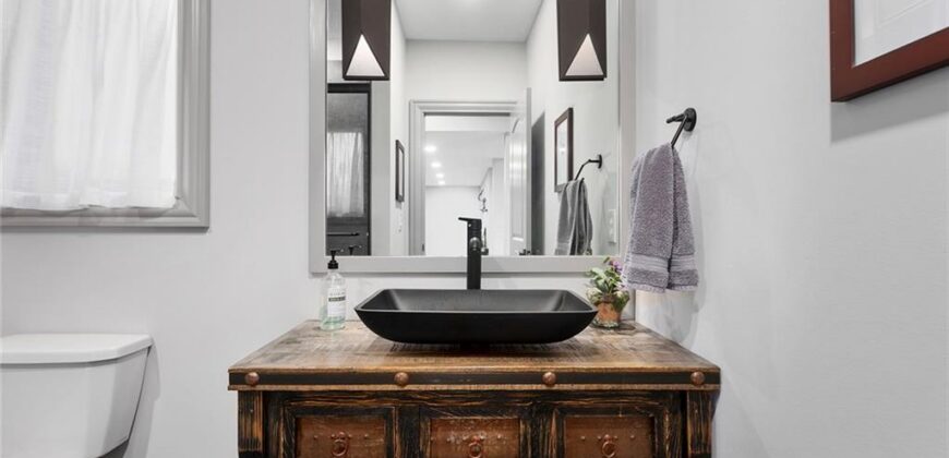 10439 N St Clair Avenue, Kansas City, MO 64154