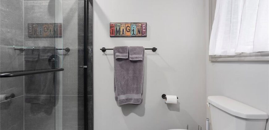 10439 N St Clair Avenue, Kansas City, MO 64154